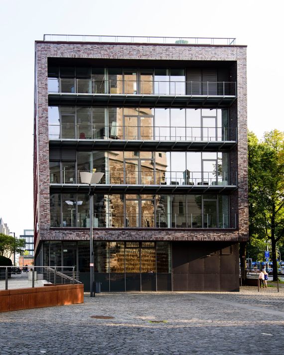 Baufeld 21 – Luthergebäude, Wechselspiel zwischen Historie und Moderne