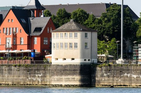 Die Bastion im Rheinauhafen steht in der Nähe vom Rheinkontor