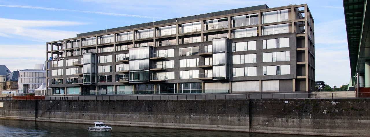 Rückseitenpanoramablick auf das Reclay House